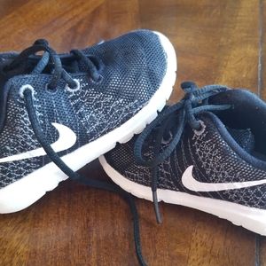 Nike Toddler 6c Shoes 🎲 Black &White 😎